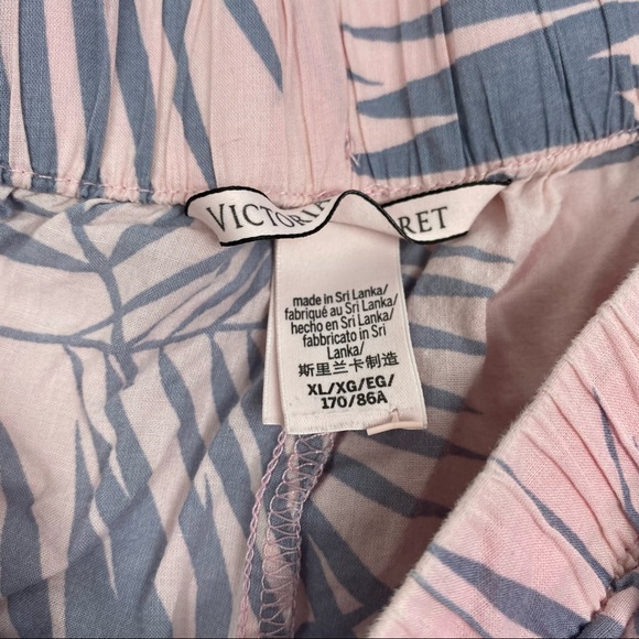 Victoria Secret Pajama Leaf Print Short Shorts - Picture 4 of 7